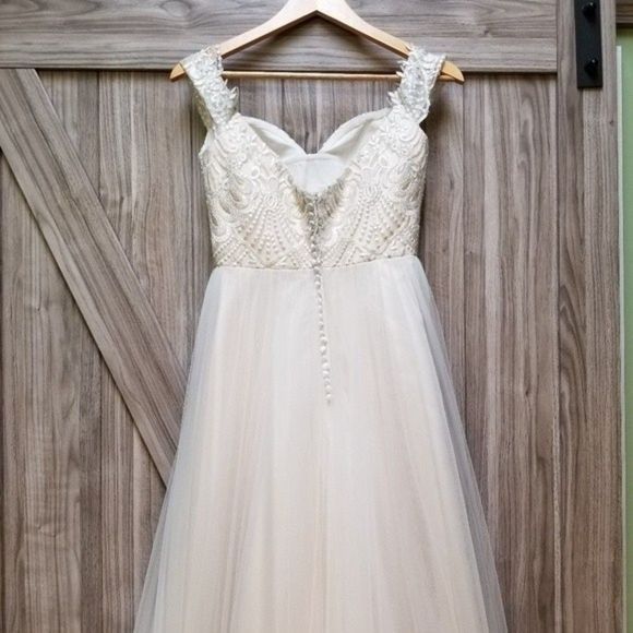 BHLDN Carrafina Full Tulle Ballgown White Wedding Dress Cathedral Veils - Picture 6 of 16